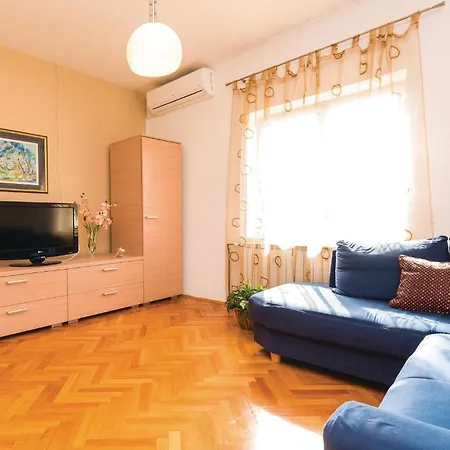 Apartament Awesome In With Wifi